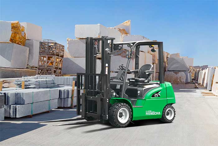 New Product Launch: XC Series Electric Forklift With Li-Ion Power 4.000~7.000lbs