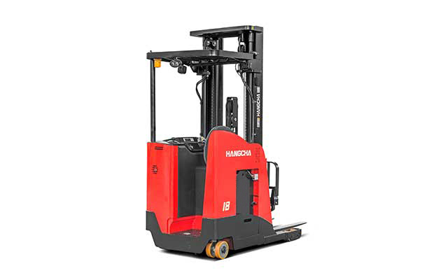 Montacargas “Reach Truck” Con Pantógrafo 3,000-4,500lbs