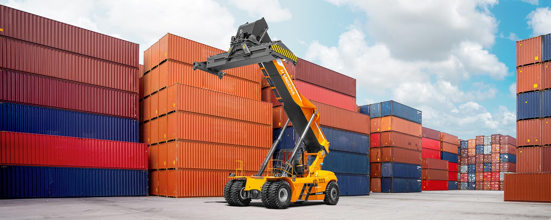 High-voltage Reachstacker